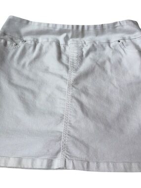 White Women's Casual Pull-On Skirt